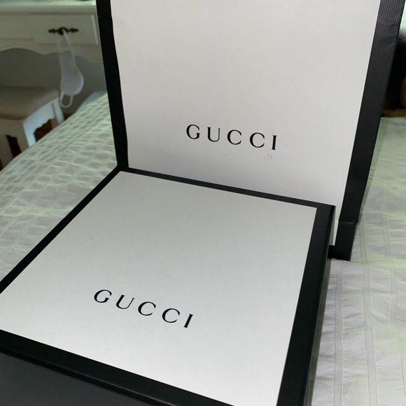 —-SOLD—- GUCCI belt - Picture 6 of 9